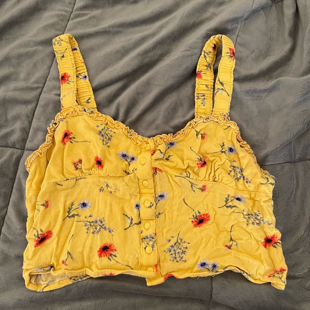 Super cute flower crop top